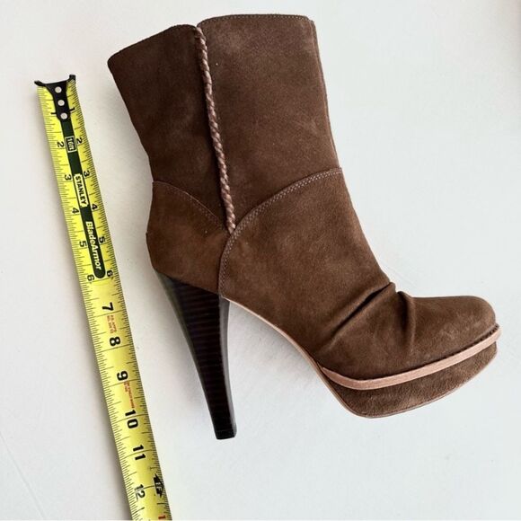 UGG Australia Bianka Suede Water-Resistant Heeled Boots Brown Size 7 - Picture 7 of 8